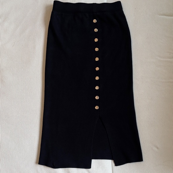 Dresses & Skirts - Elegant Black Gold Button-Front Skirt - S